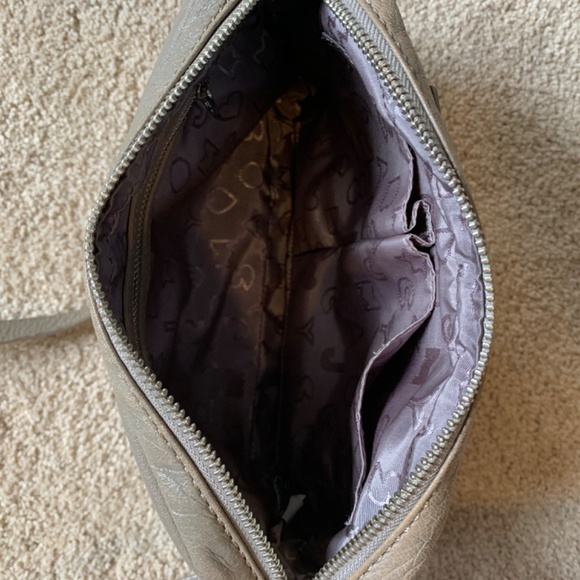Marc Jacobs crossbody purse - Picture 2 of 3